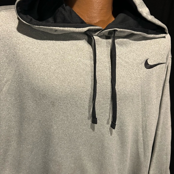 Nike Gray Hoodie with Black Accents - Picture 4 of 9
